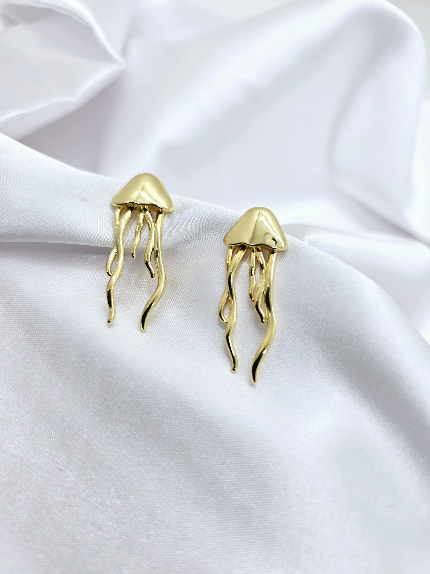 Gold Jellyfish Earrings – Minimalist & Trendy 24K Studs