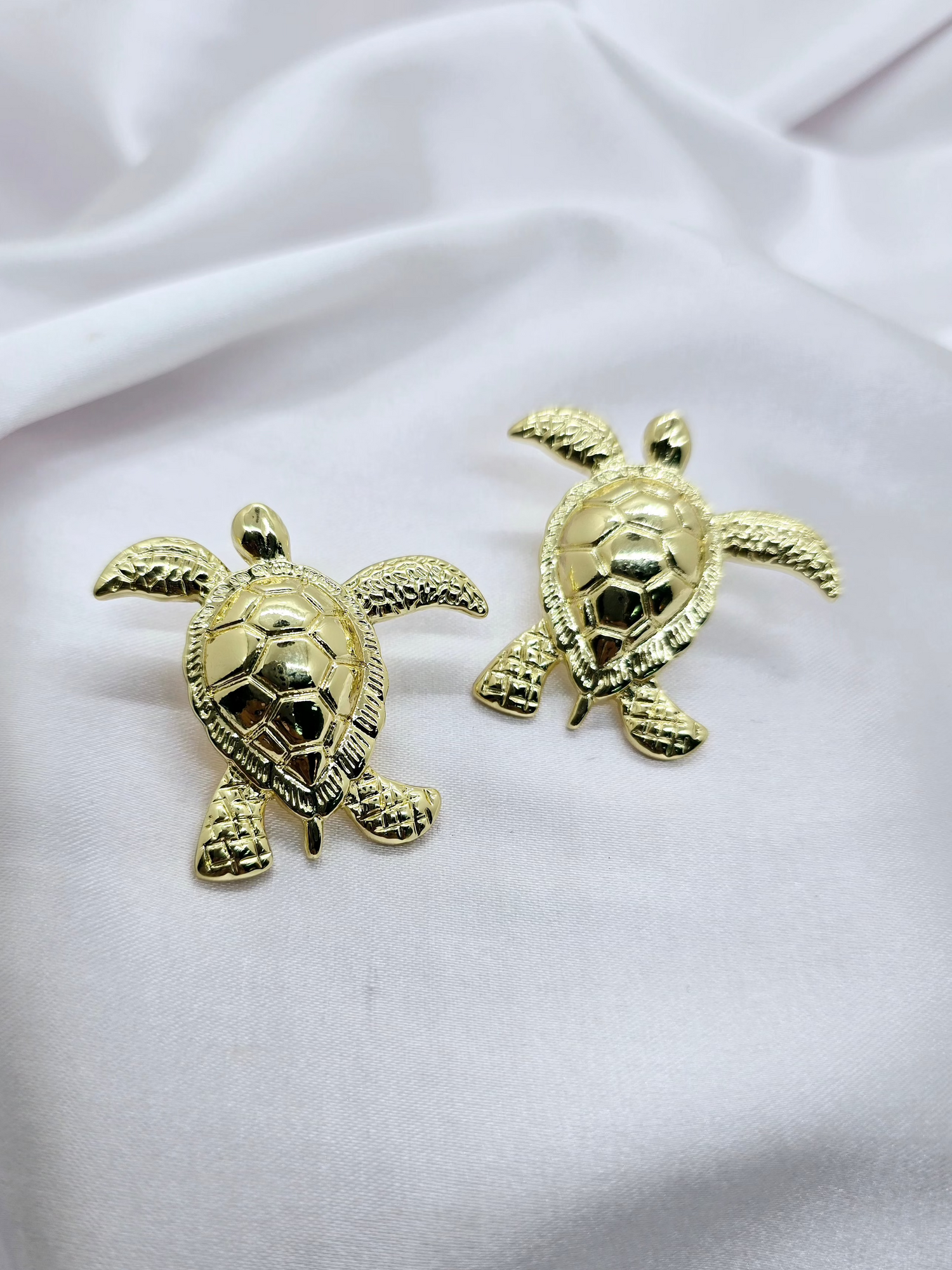 Minimalist Gold Turtle Earrings – Ocean Lovers’ Must-Have